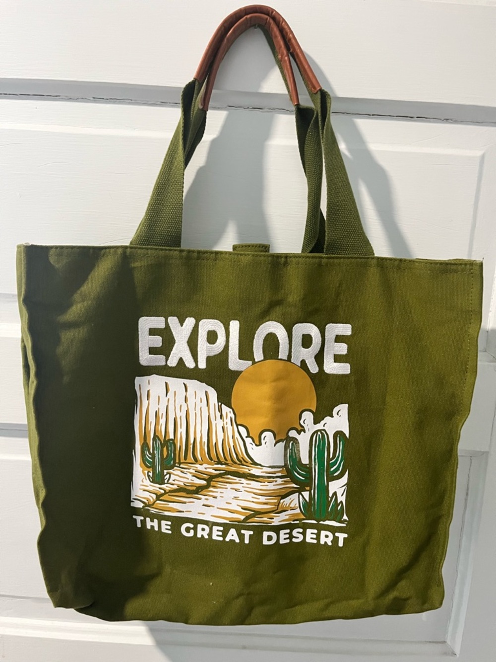 Explore the Great Desert Tote